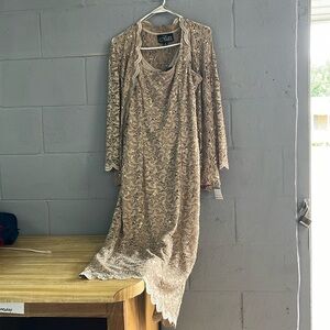 Size: 16. Brand: Alex Evenings. Gold, two-piece semi-formal dress